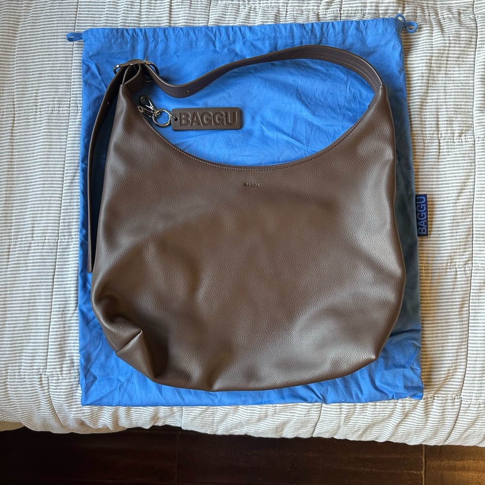 BAGGU recycled leather shoulder bag brown